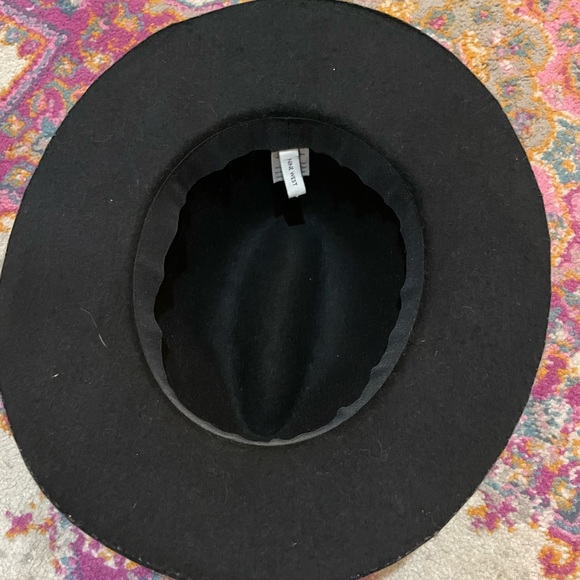 Hat - Picture 4 of 5